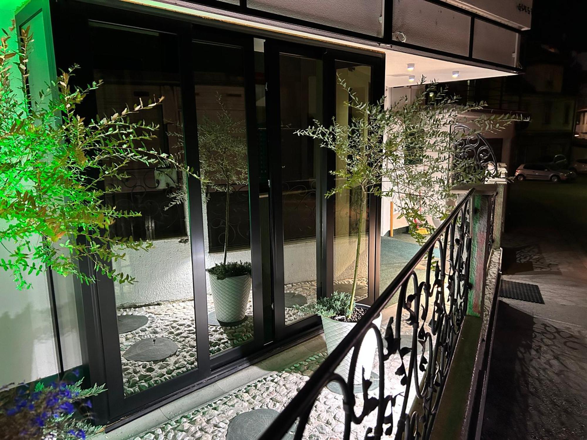 Halvat Guesthouse Sarajevo Exterior photo