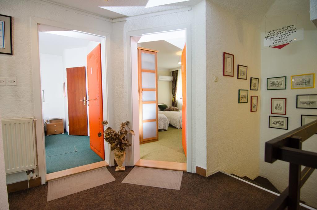 Halvat Guesthouse Sarajevo Exterior photo